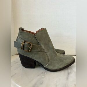 NWOT JEFFERY CAMPBELL JONAS BOOTIES. SIDE BUCKLE, WELL MADE, GREY, Sz.